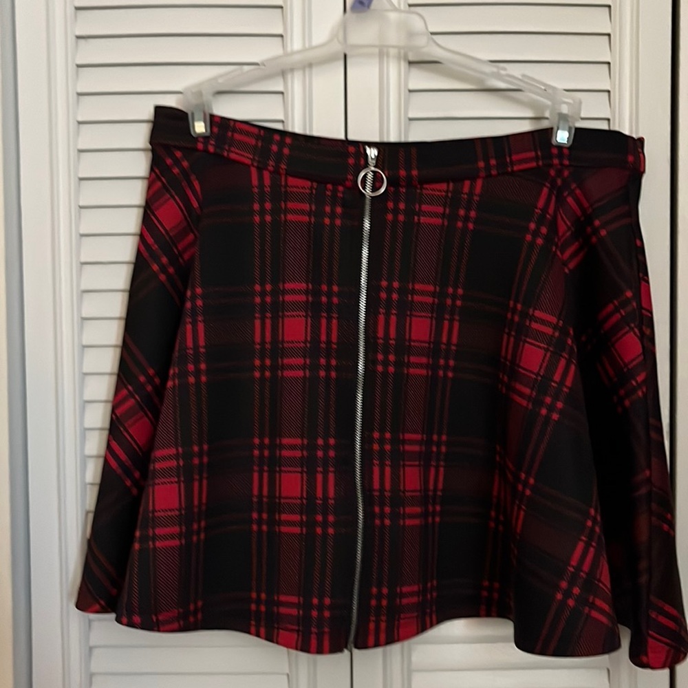Hot Topic Brand O-Ring Zipper Skater Skirt